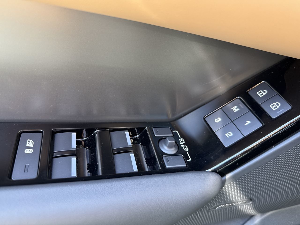 2025 Land Rover Range Rover Velar in North Vancouver, British Columbia
