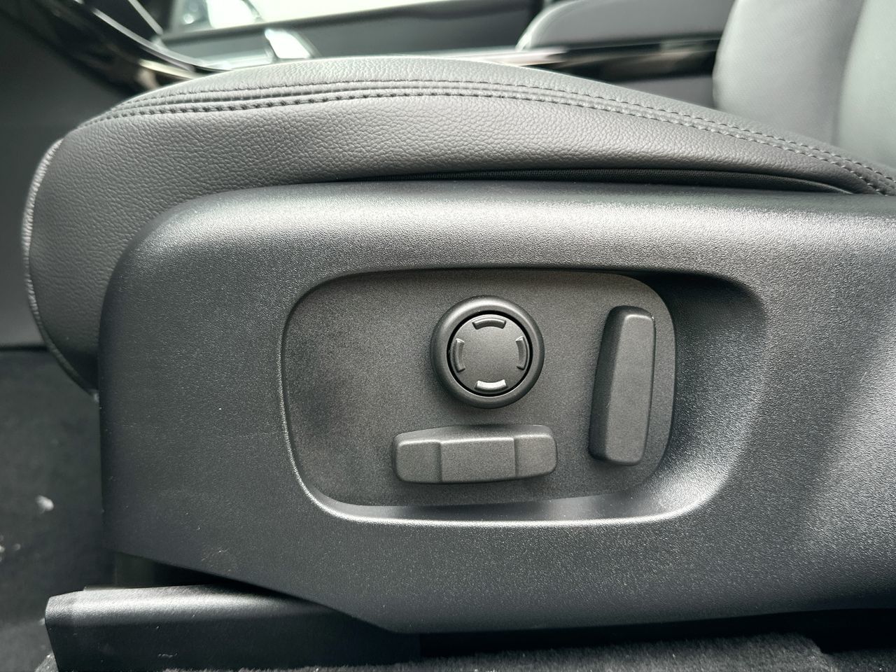 2026  Range Rover Velar