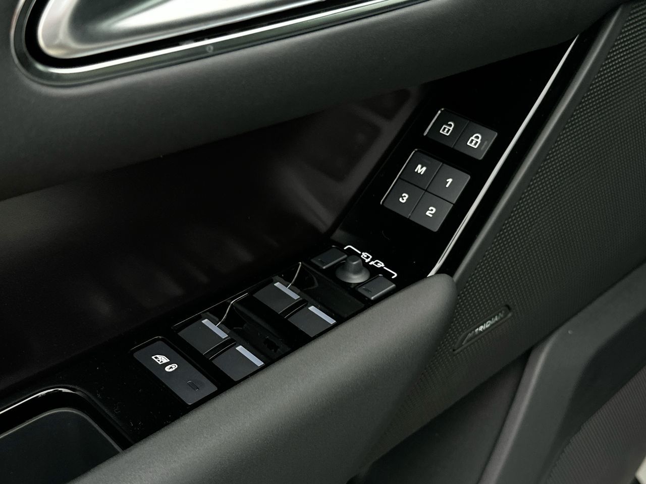 2026  Range Rover Velar