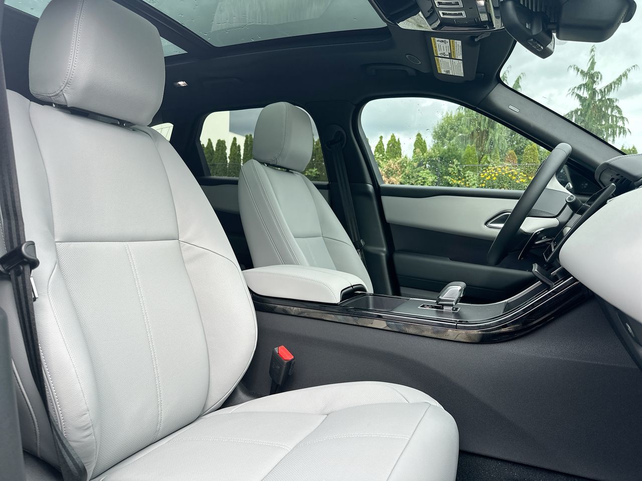 2026 Land Rover Range Rover Velar in North Vancouver, British Columbia