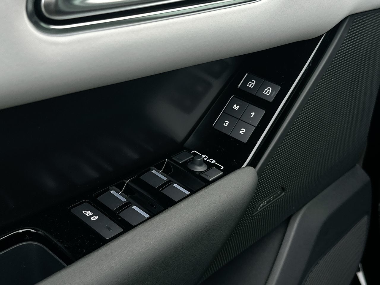 2026 Land Rover Range Rover Velar in North Vancouver, British Columbia