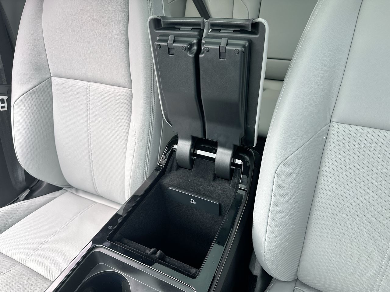 2026 Land Rover Range Rover Velar in North Vancouver, British Columbia