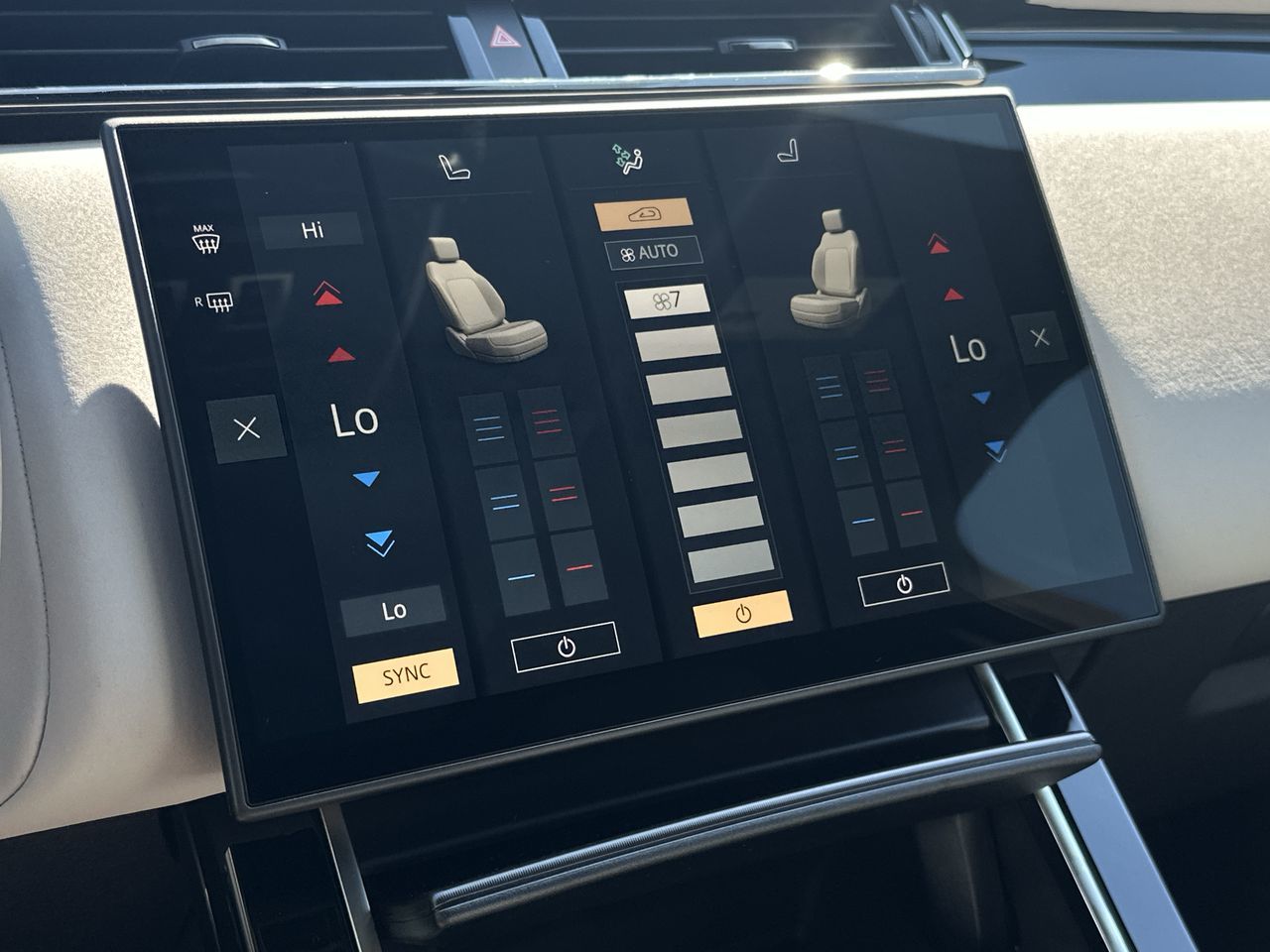 2026 Land Rover Range Rover Velar in North Vancouver, British Columbia