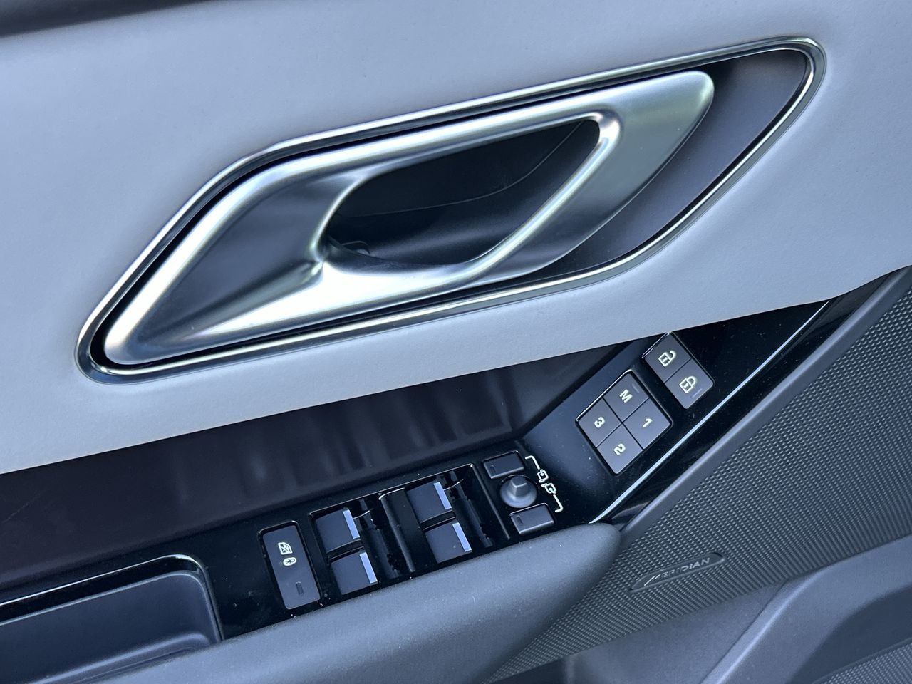 2026  Range Rover Velar