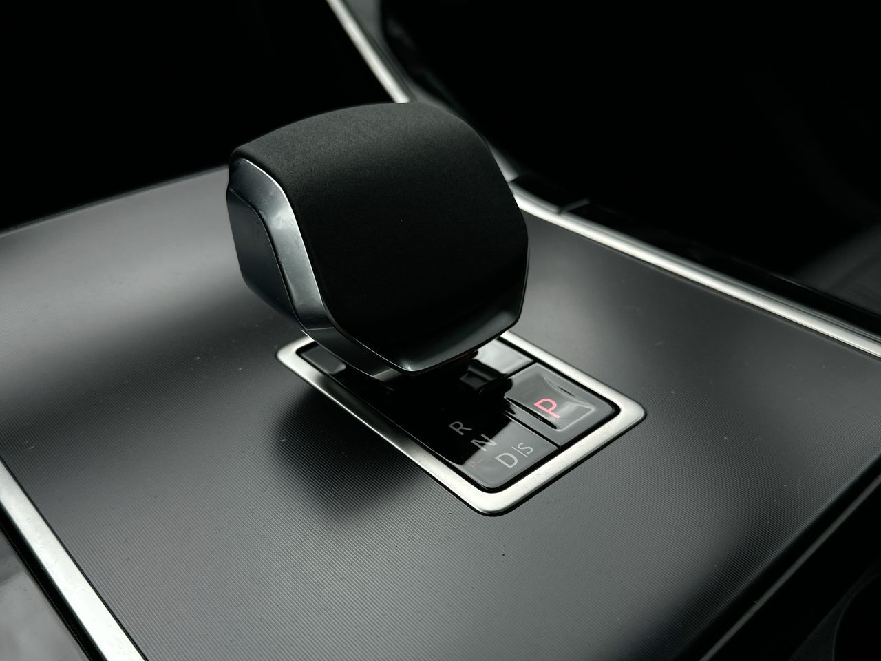 2026  Range Rover Velar