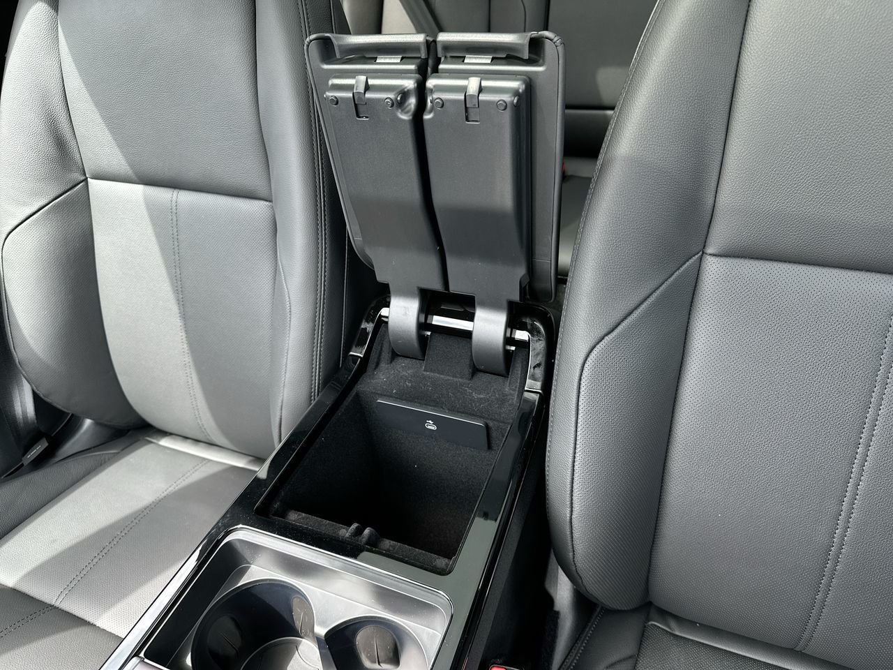 2026  Range Rover Velar