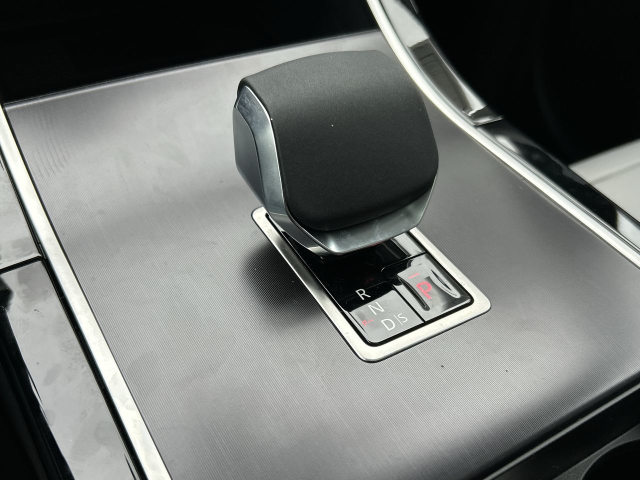 2026  Range Rover Velar