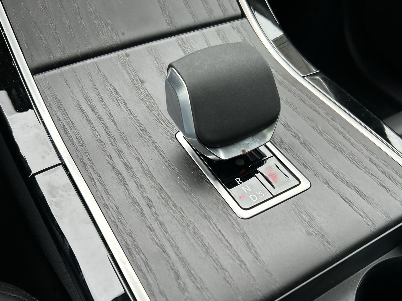 2026  Range Rover Velar