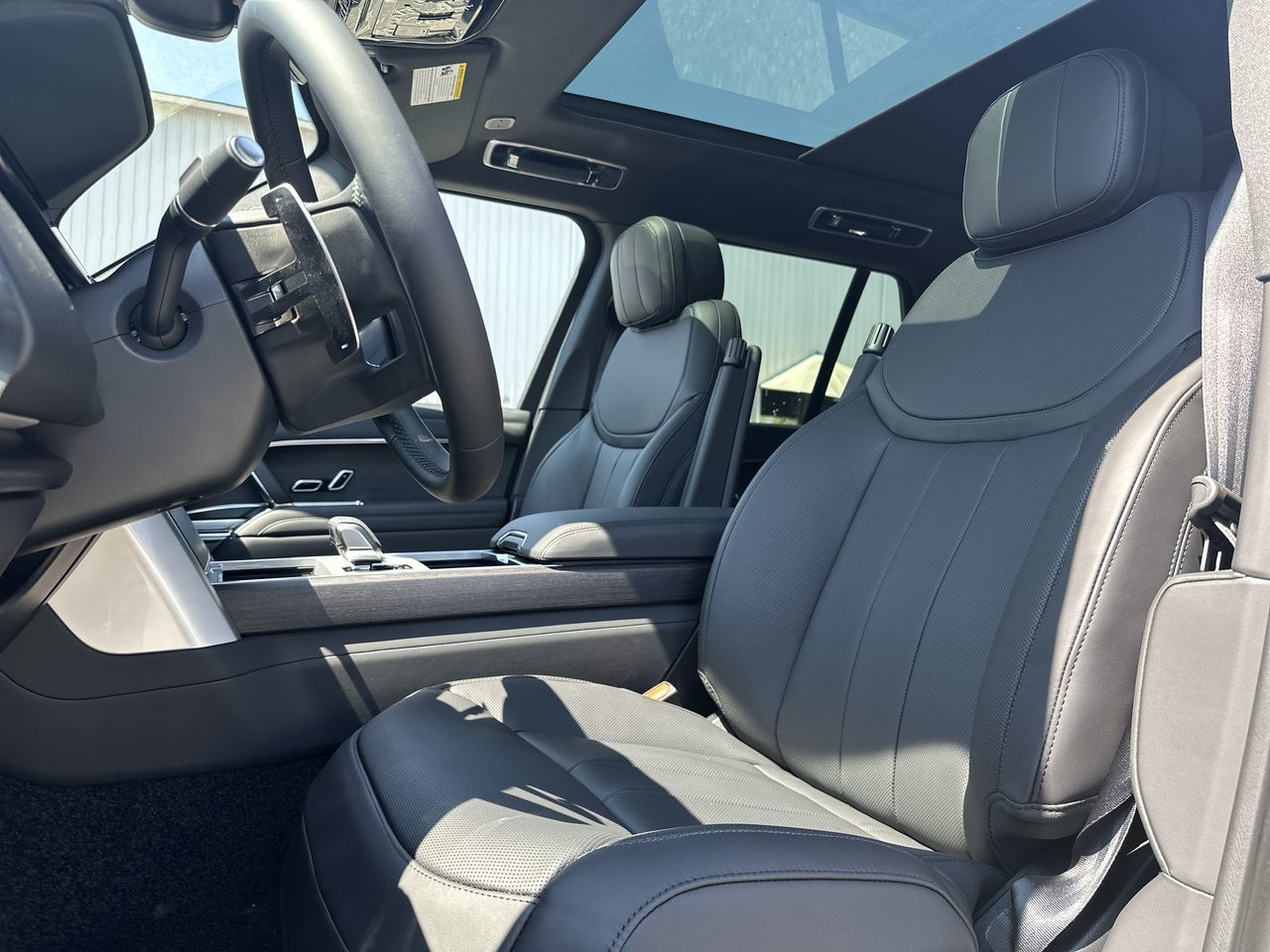 2025 Land Rover RANGE ROVER Mild Hybrid in North Vancouver, British Columbia