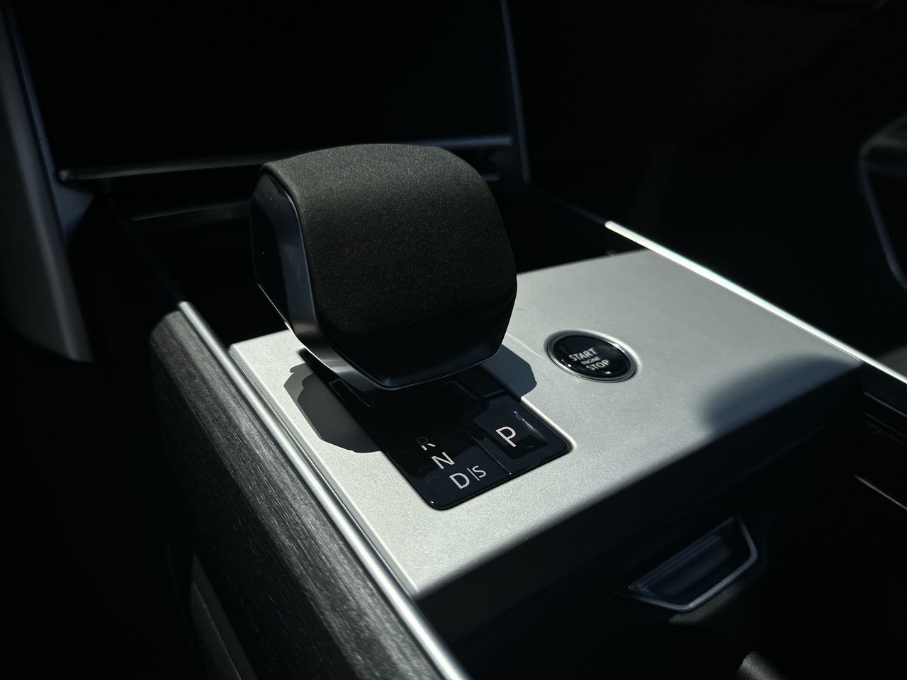 2025 Land Rover RANGE ROVER Mild Hybrid in North Vancouver, British Columbia