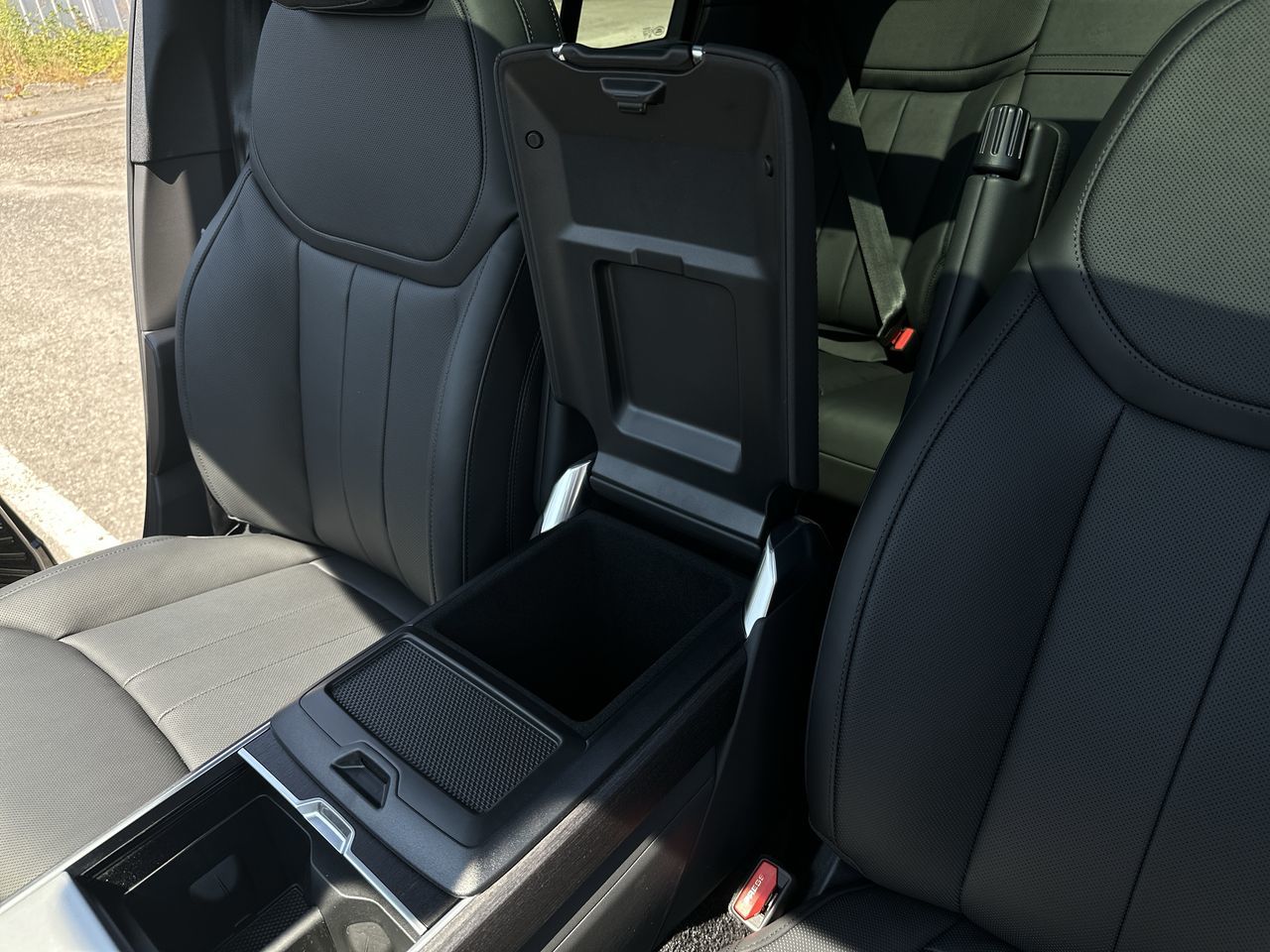 2025 Land Rover RANGE ROVER Mild Hybrid in North Vancouver, British Columbia