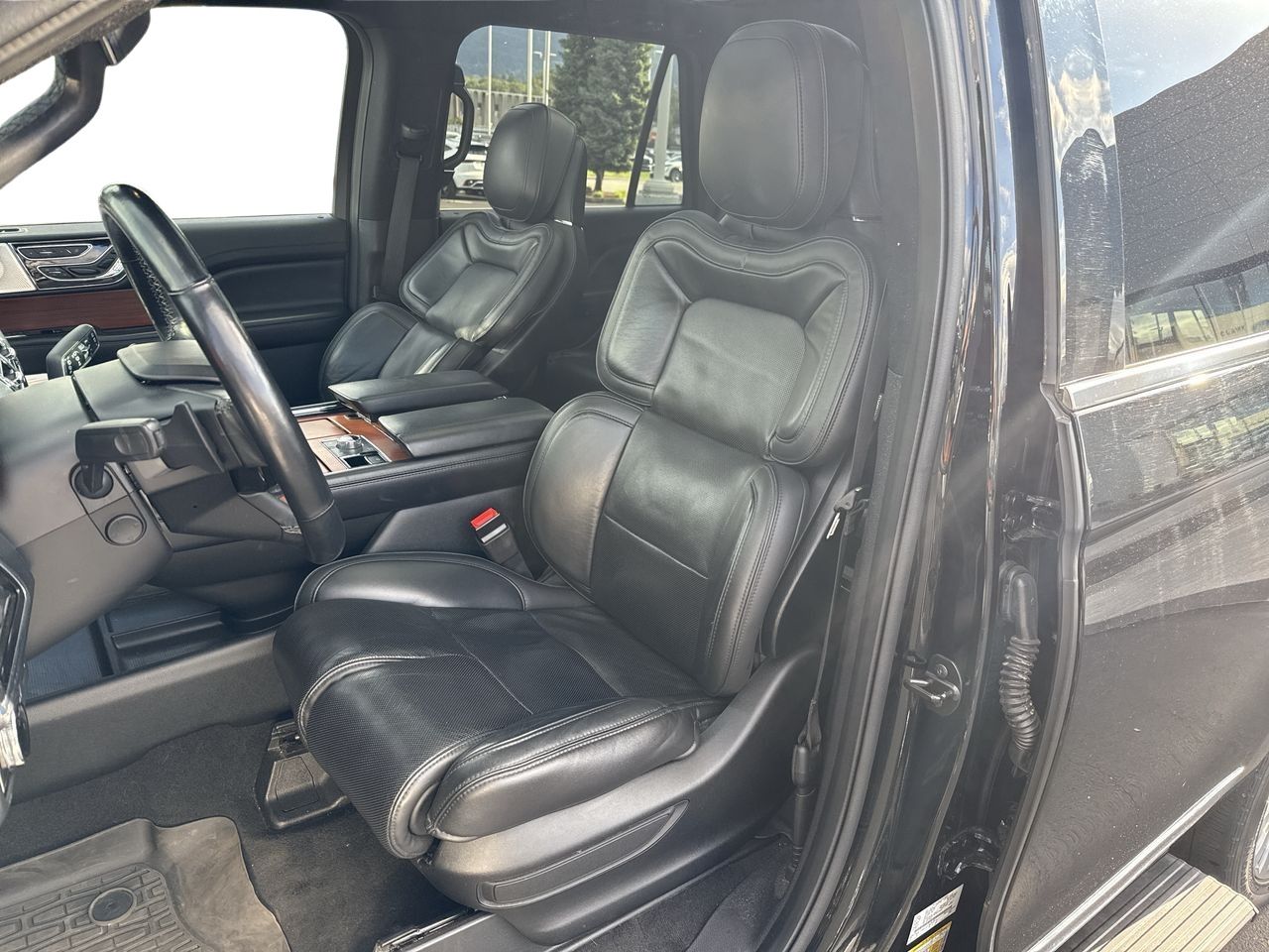 2018 Lincoln Navigator in North Vancouver, British Columbia