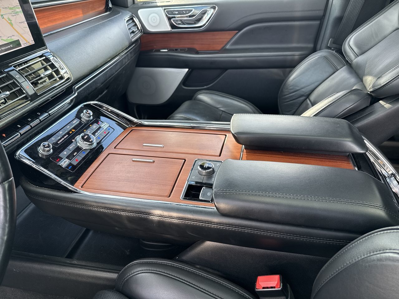 2018 Lincoln Navigator in North Vancouver, British Columbia