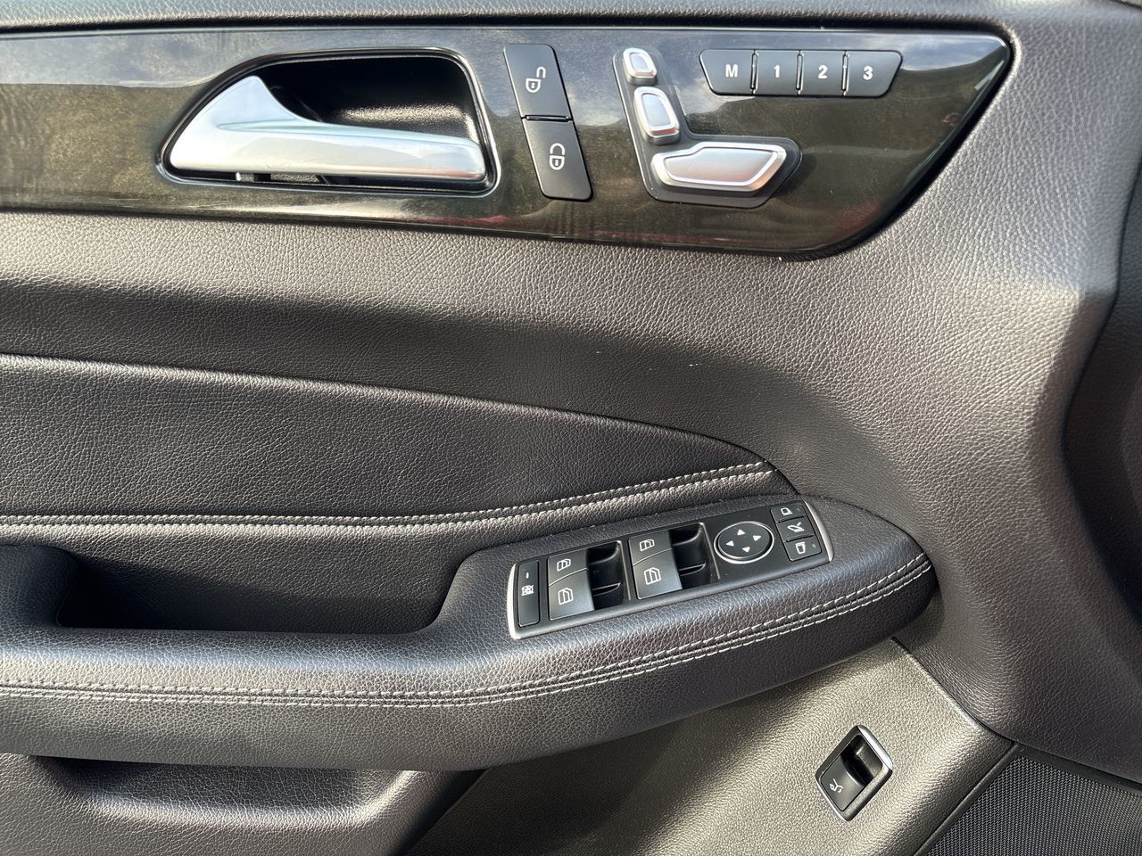 2016  GLE400