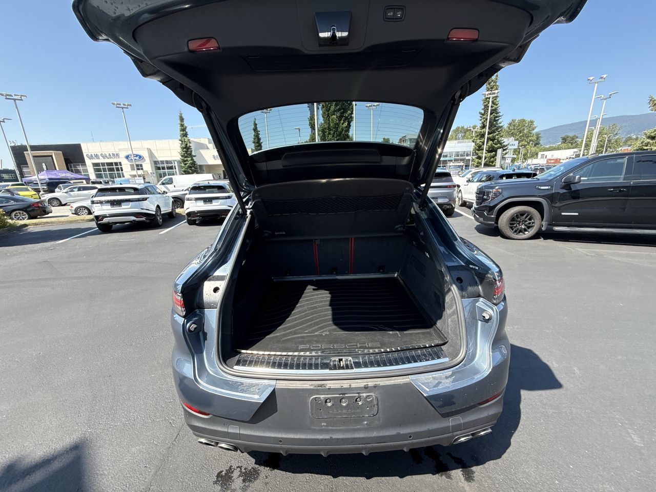 2020 Porsche Cayenne in North Vancouver, British Columbia