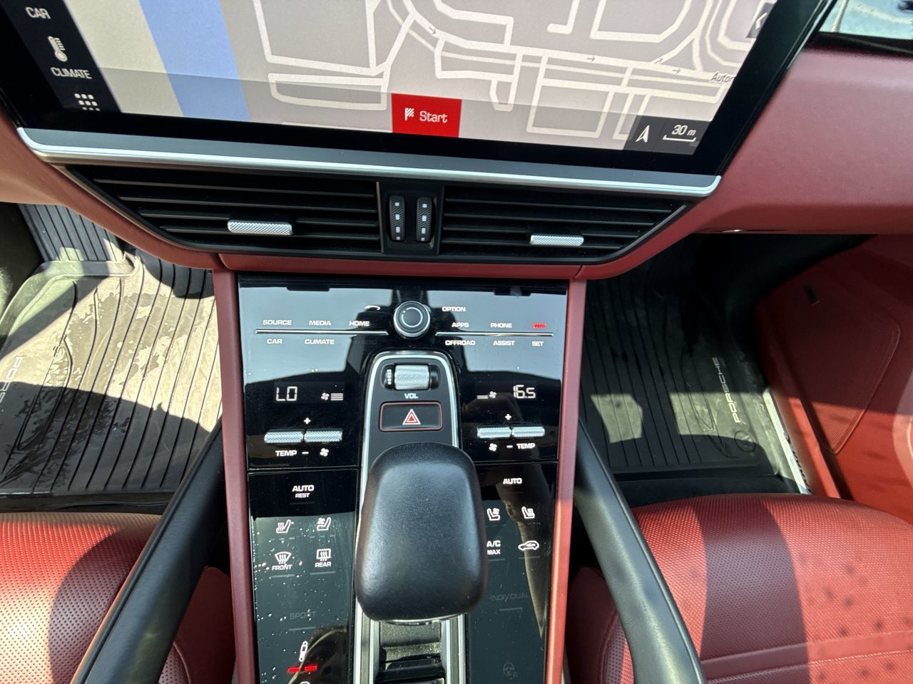 2020 Porsche Cayenne in North Vancouver, British Columbia