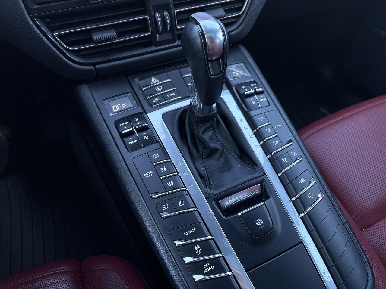 2019  Macan