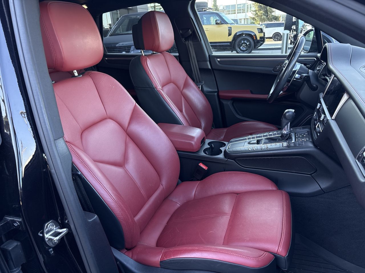 2019  Macan