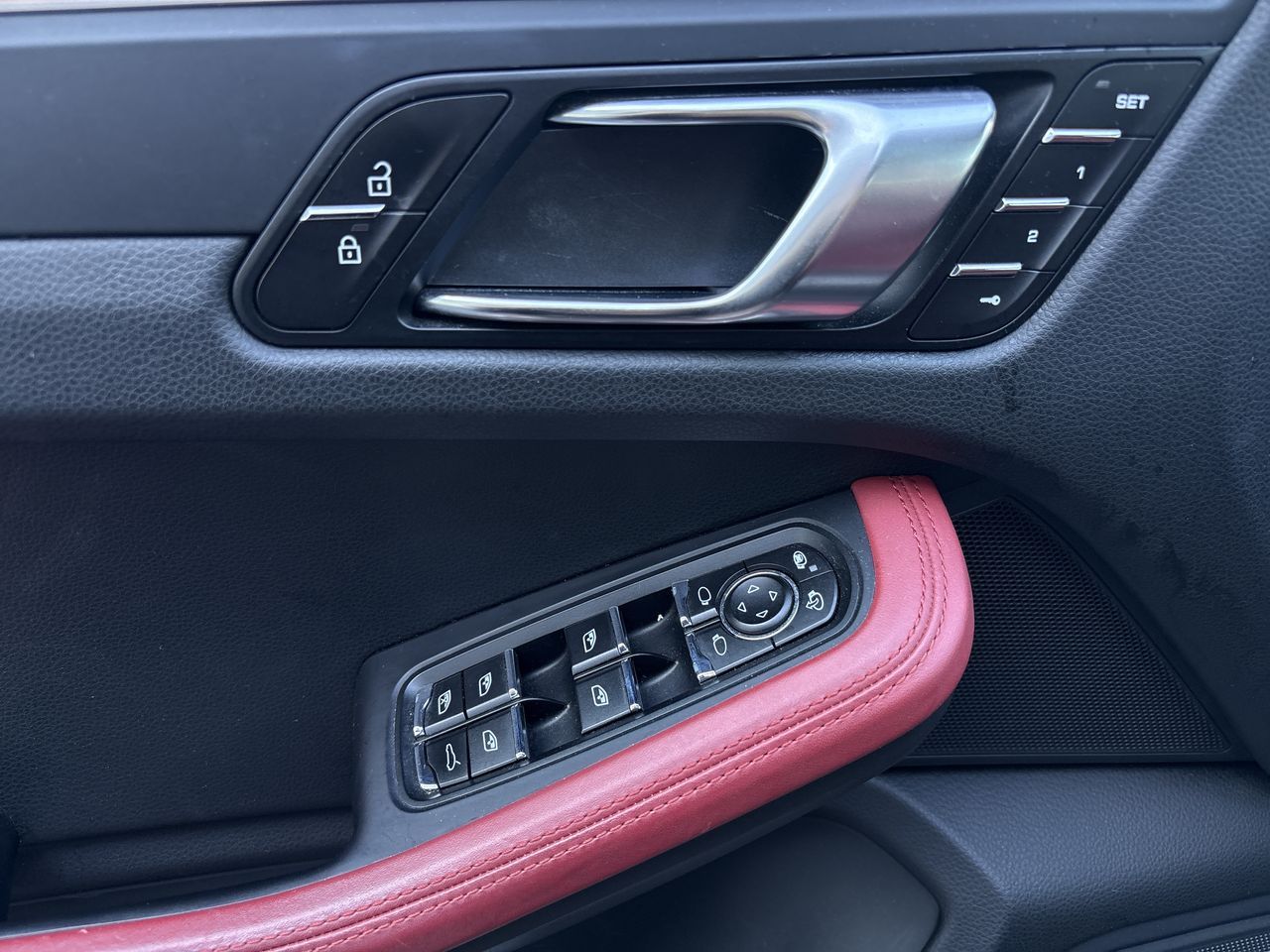 2019  Macan