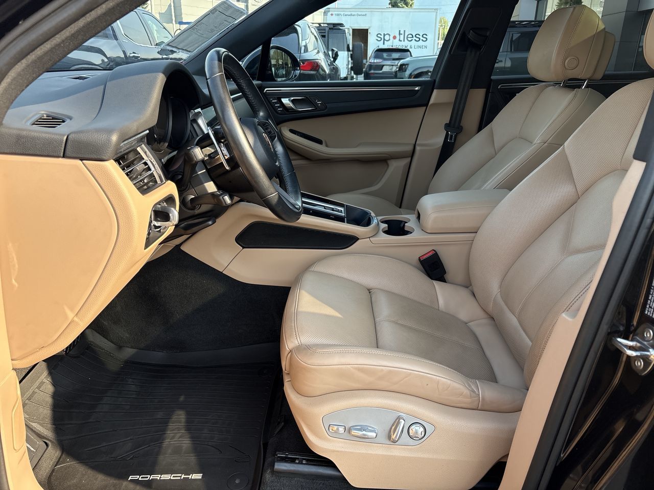 2022 Porsche Macan