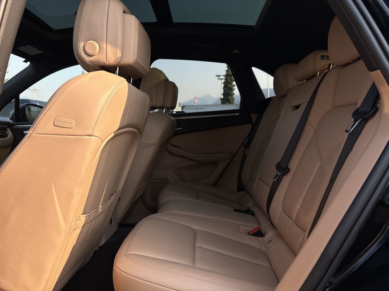 2022 Porsche Macan