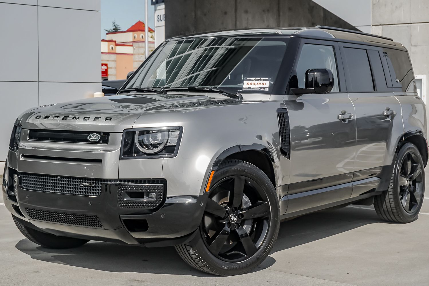 2023 Land Rover Defender X-DYNAMIC SE
