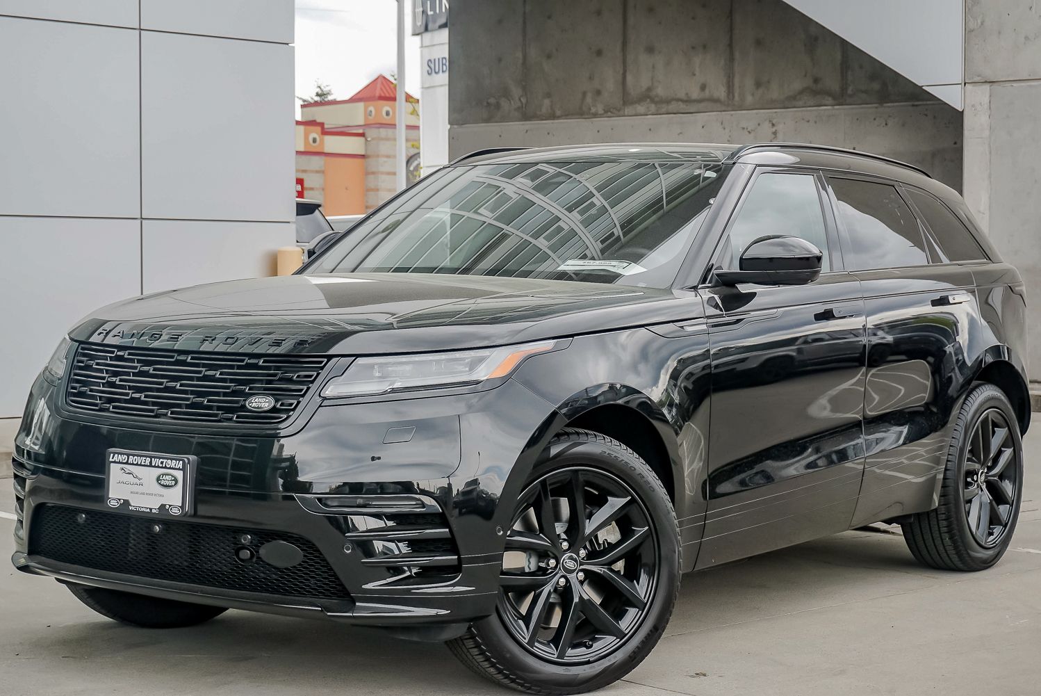 2025 Land Rover Range Rover Velar Dynamic SE