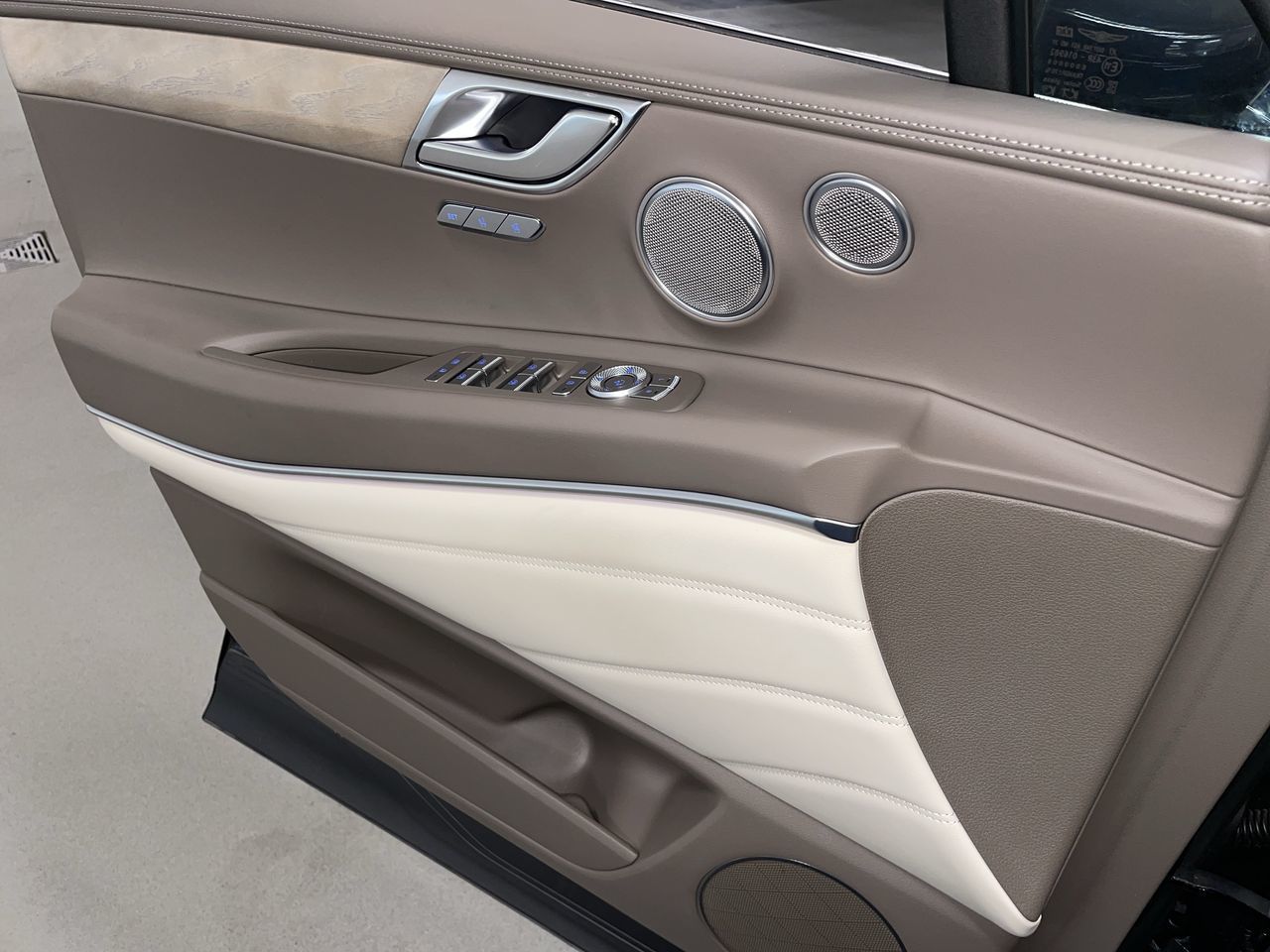 2024 GENESIS GV80