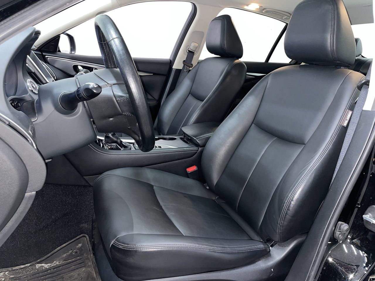 Infiniti Q50  2016 à , Colombie-Britannique