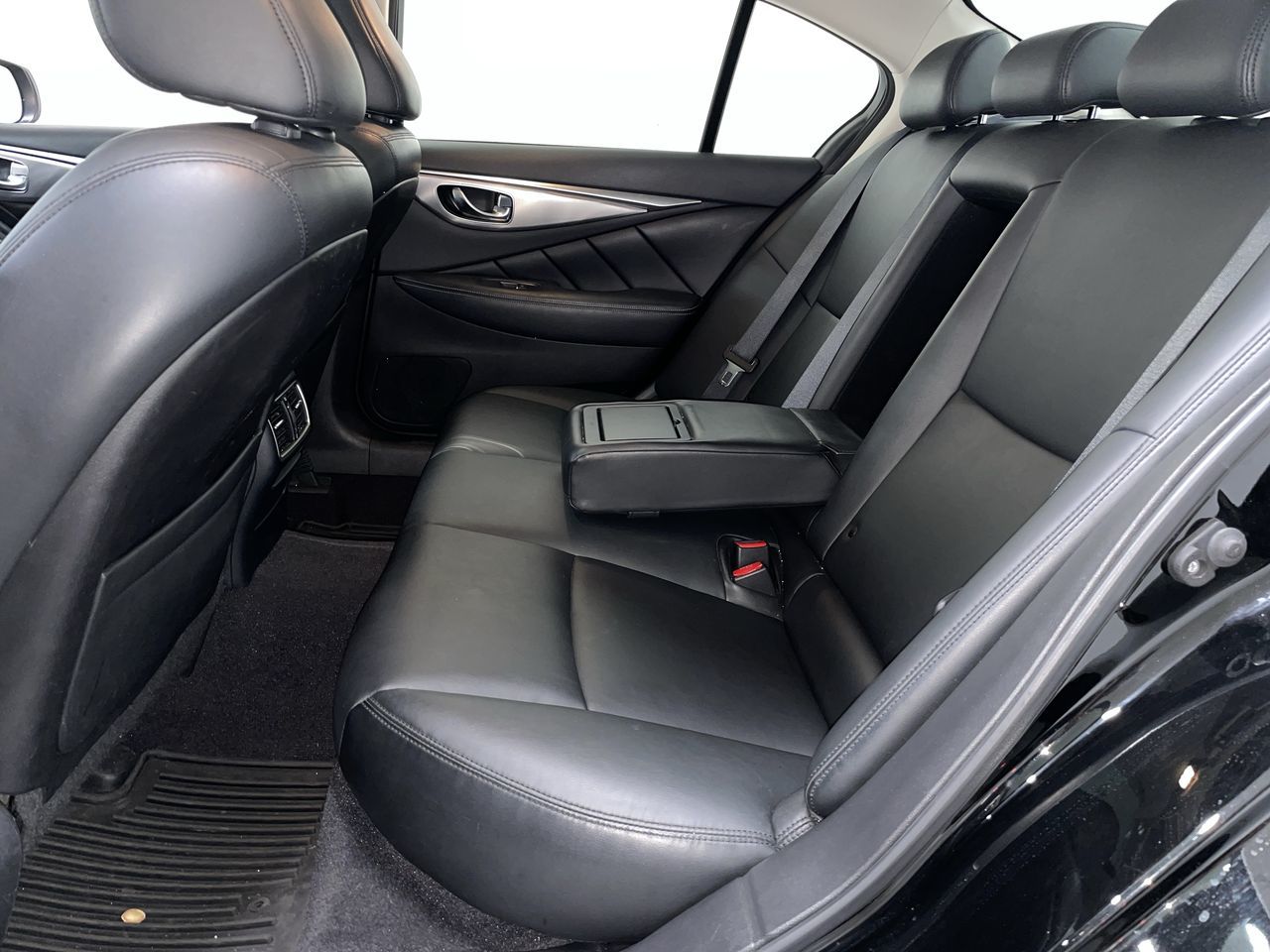 Infiniti Q50  2016 à , Colombie-Britannique