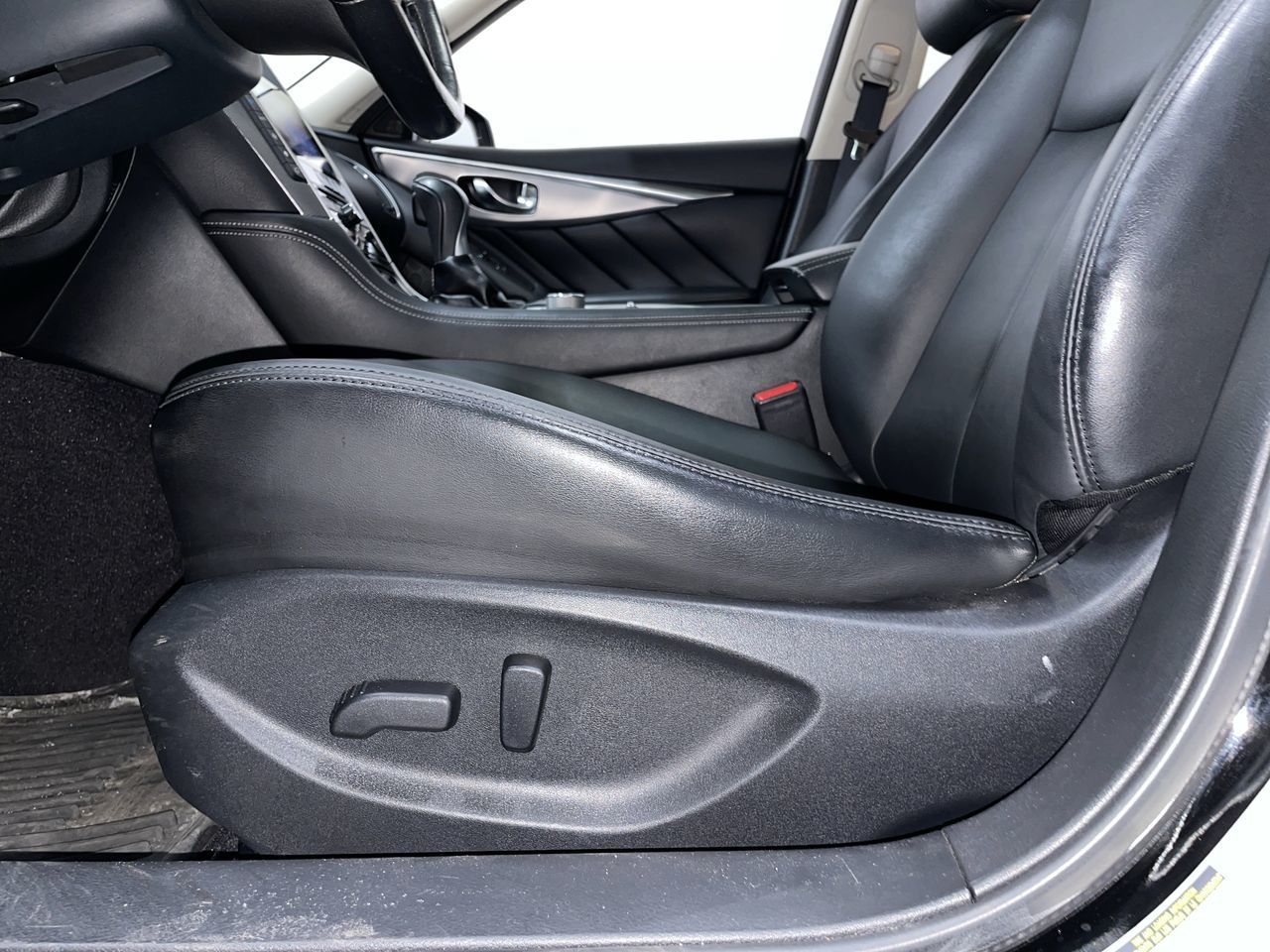 Infiniti Q50  2016 à , Colombie-Britannique