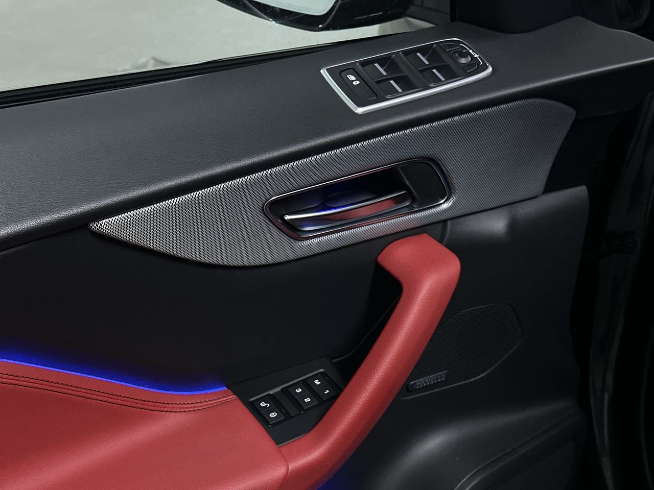 2017  F-PACE