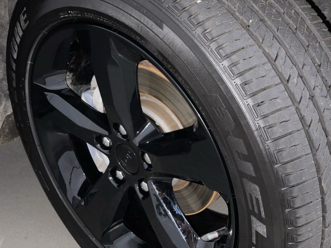 2024  GRAND CHEROKEE LAREDO