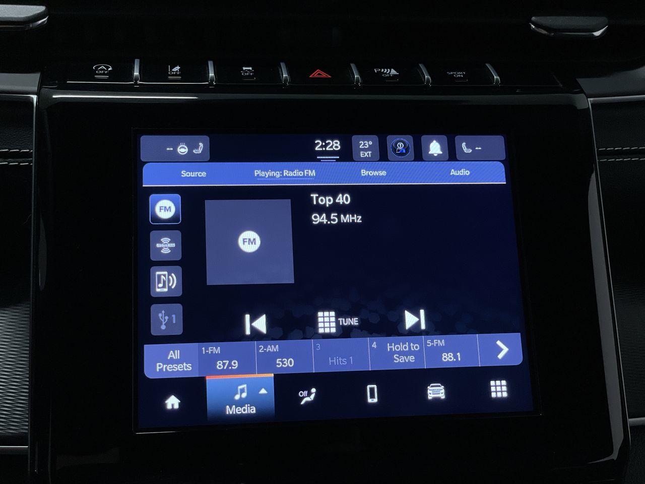 2024  GRAND CHEROKEE LAREDO