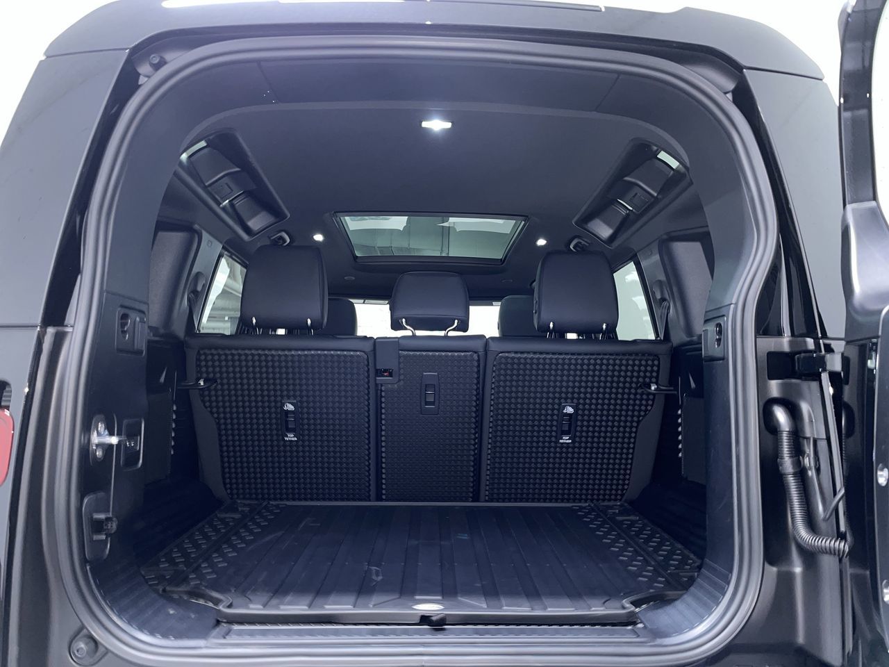 2025 Land Rover DEFENDER 110 MHEV in Vancouver, British Columbia