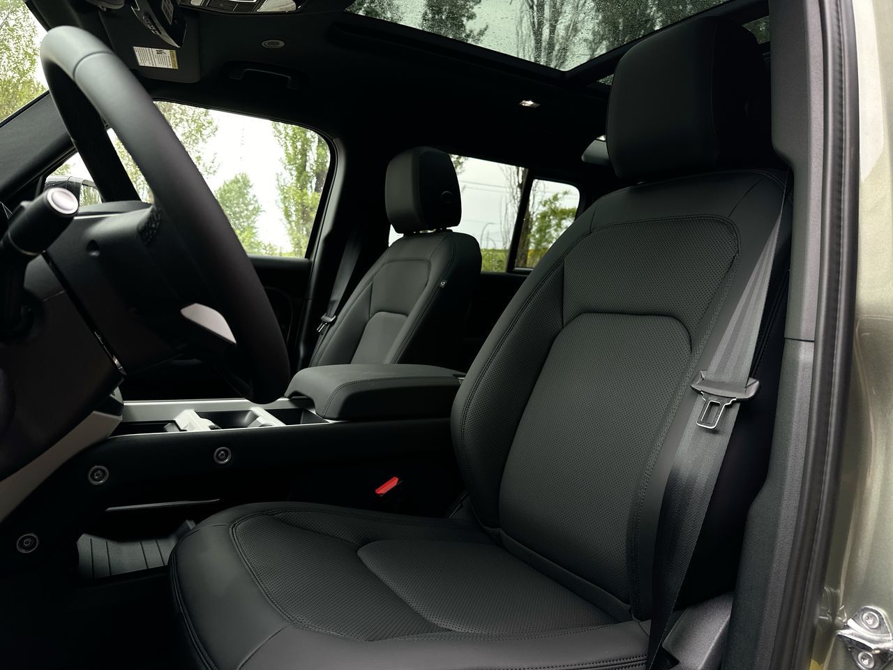 2025 Land Rover DEFENDER 110 Mild Hybrid in Vancouver, British Columbia