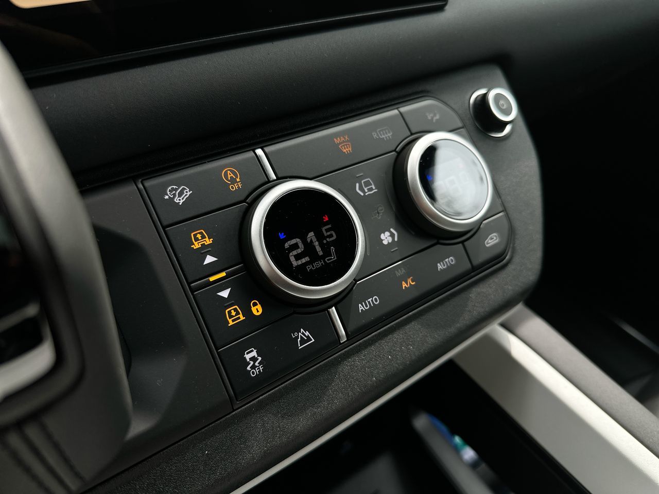 2025 Land Rover DEFENDER 110 Mild Hybrid in Vancouver, British Columbia
