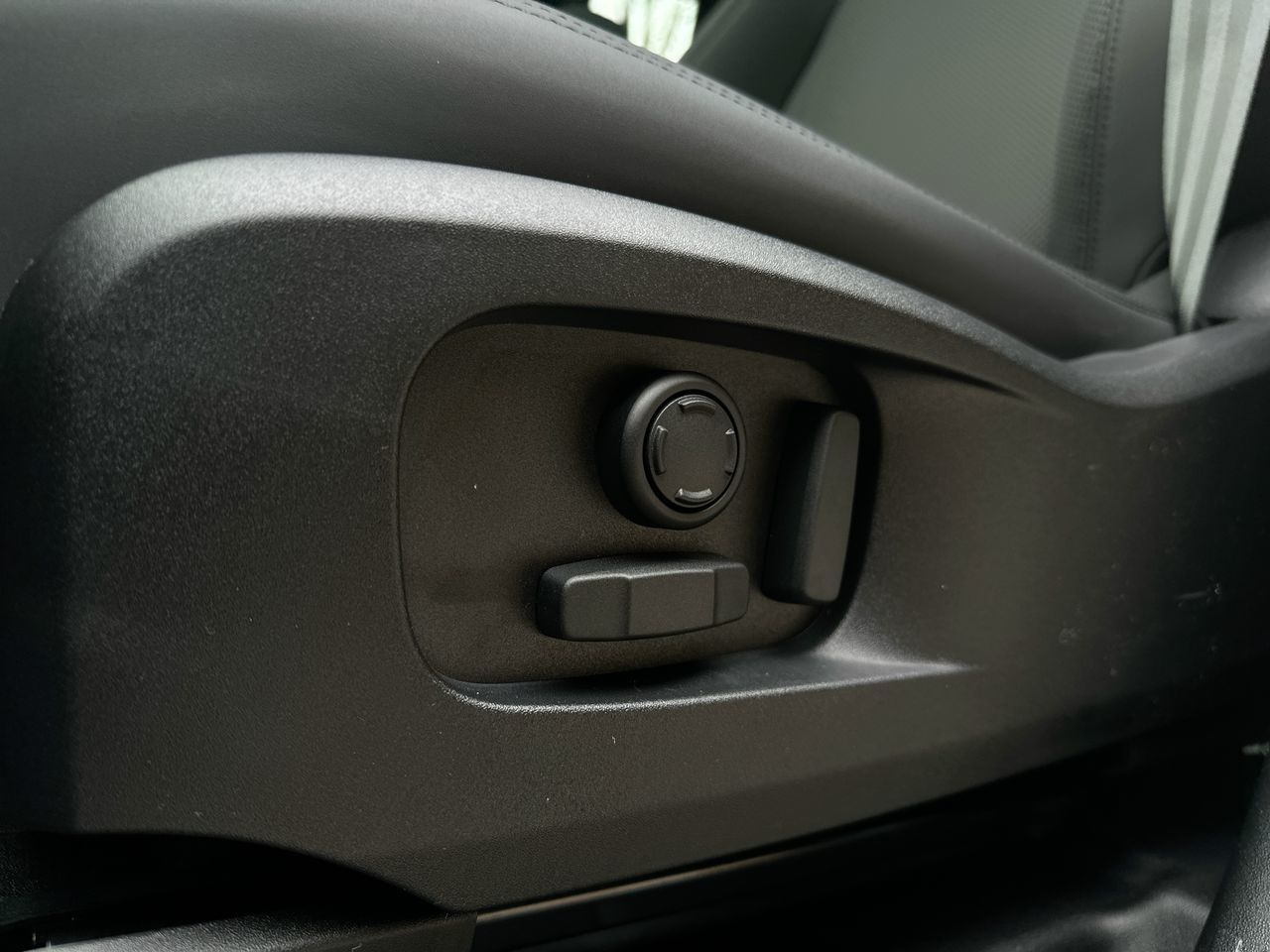 2025 Land Rover DEFENDER 110 Mild Hybrid in Vancouver, British Columbia