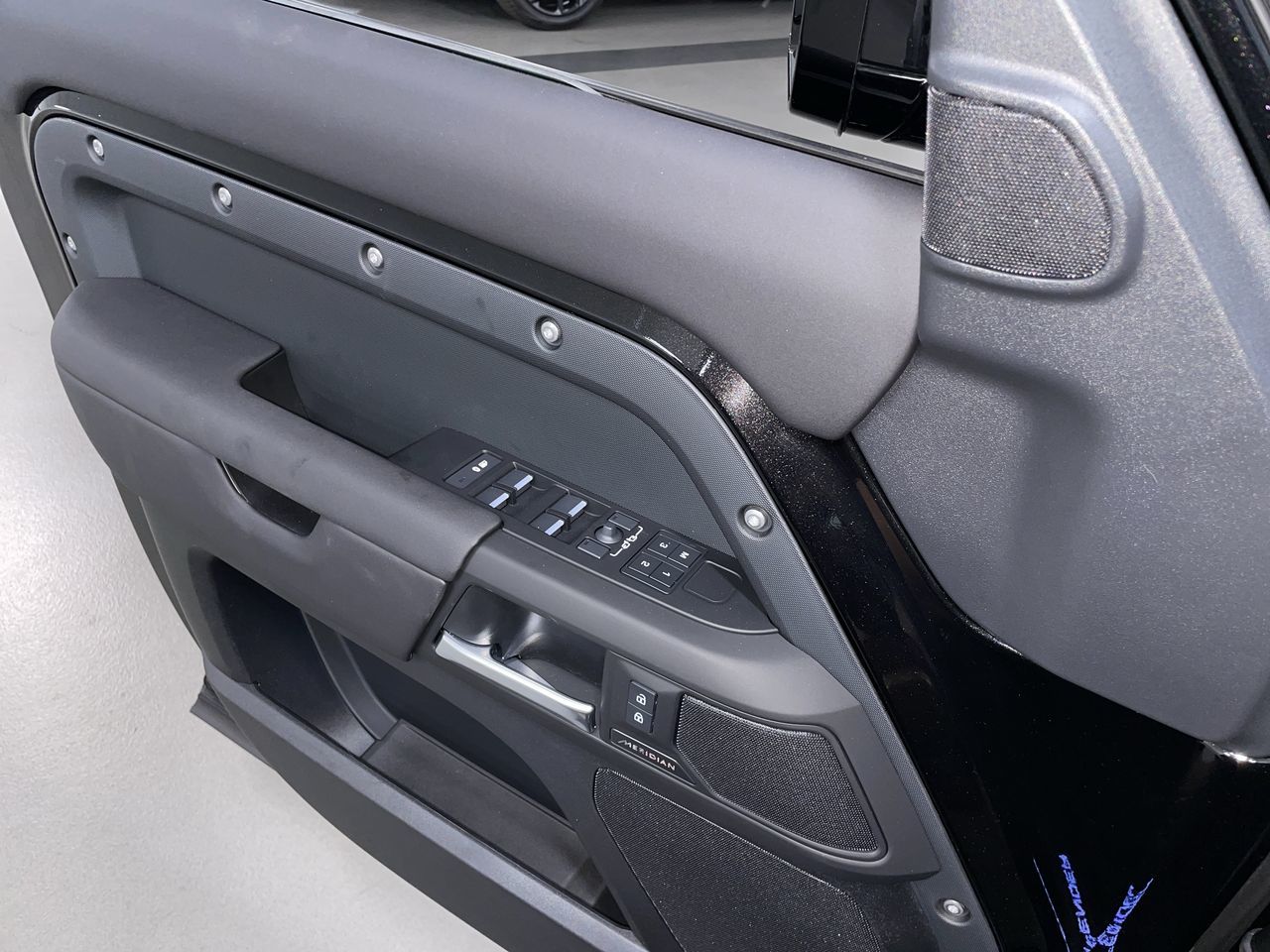 2025 Land Rover DEFENDER 110 Mild Hybrid in Vancouver, British Columbia