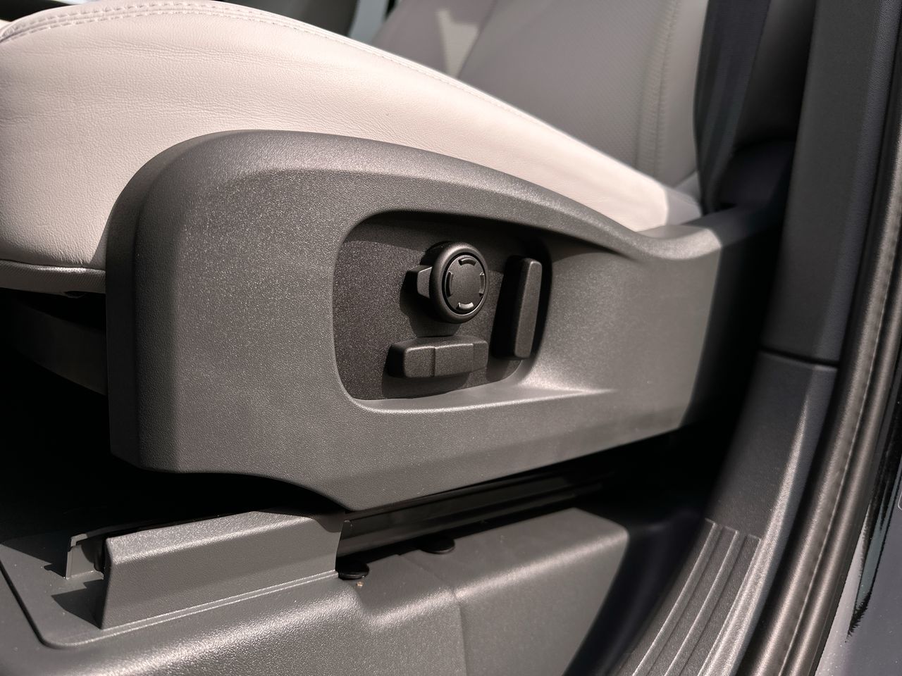 2025 Land Rover DEFENDER 110 Mild Hybrid in Vancouver, British Columbia