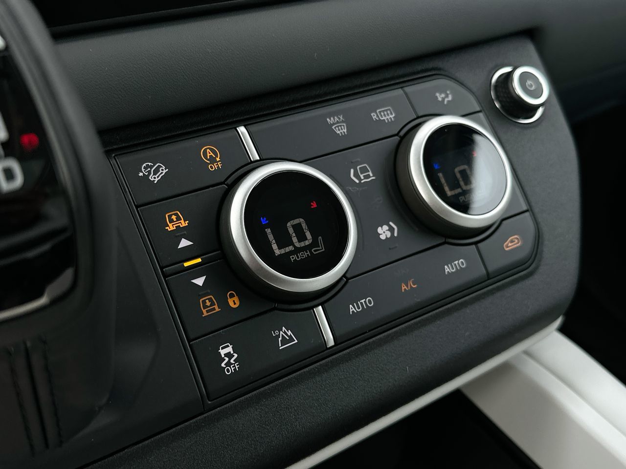 2025 Land Rover DEFENDER 110 Mild Hybrid in Vancouver, British Columbia