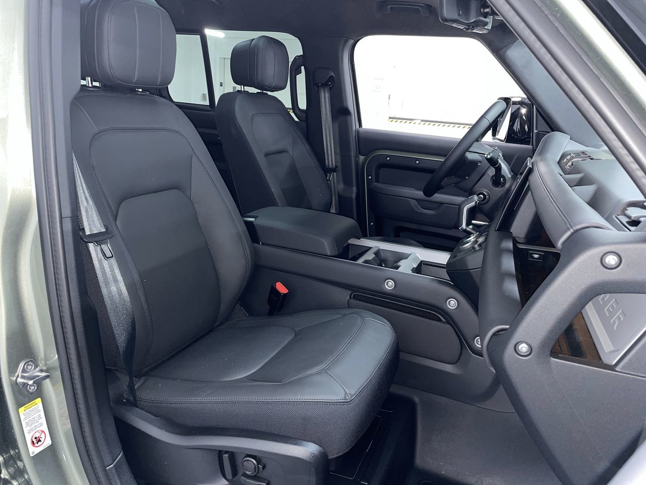2025 Land Rover DEFENDER 110 Mild Hybrid in Vancouver, British Columbia