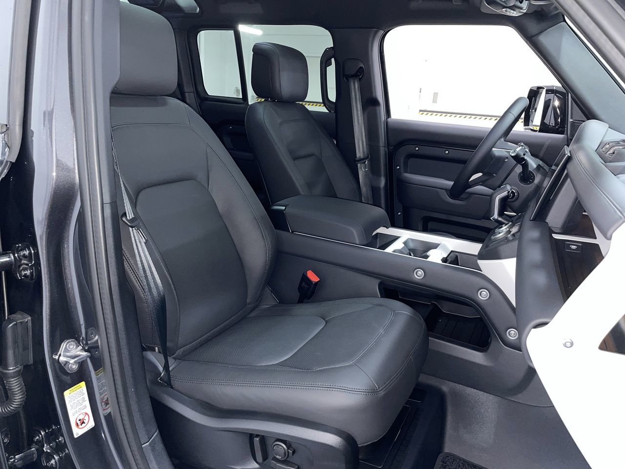 2025 Land Rover DEFENDER 110 Mild Hybrid in Vancouver, British Columbia