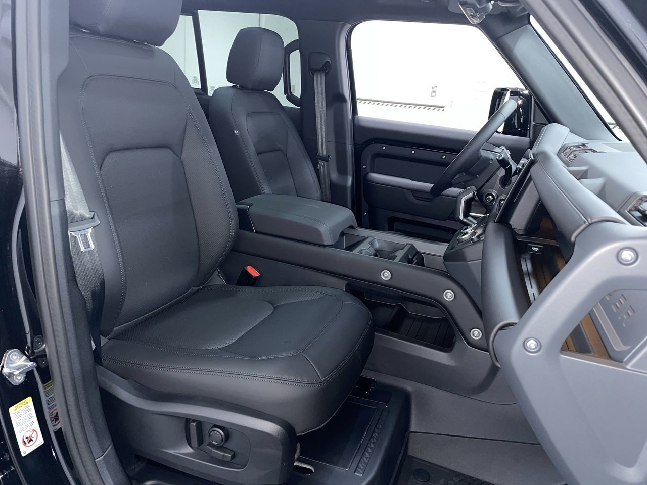 2025 Land Rover DEFENDER 110 Mild Hybrid in Vancouver, British Columbia