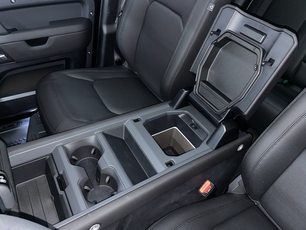 2025 Land Rover DEFENDER 110 Mild Hybrid in Vancouver, British Columbia