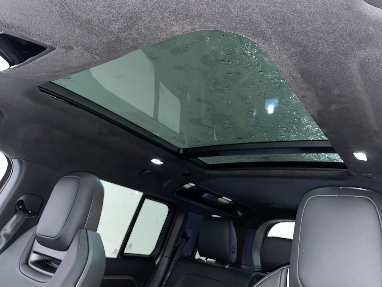 2025  Defender 110 Mild Hybrid