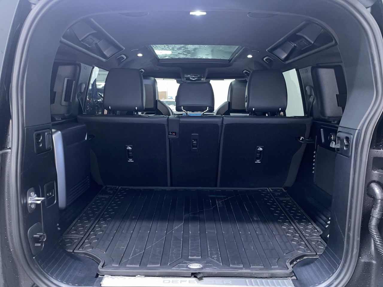 2025  Defender 110 Mild Hybrid