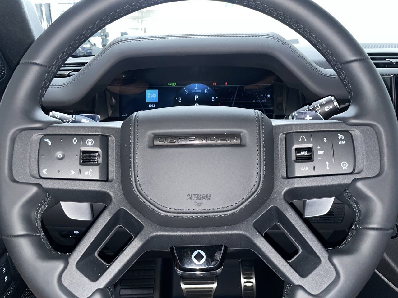 2025  Defender 110 Mild Hybrid