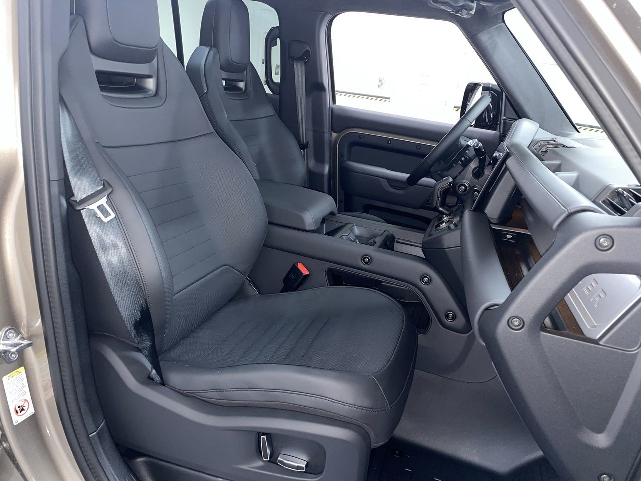 2025 Land Rover DEFENDER 110 Mild Hybrid in Vancouver, British Columbia