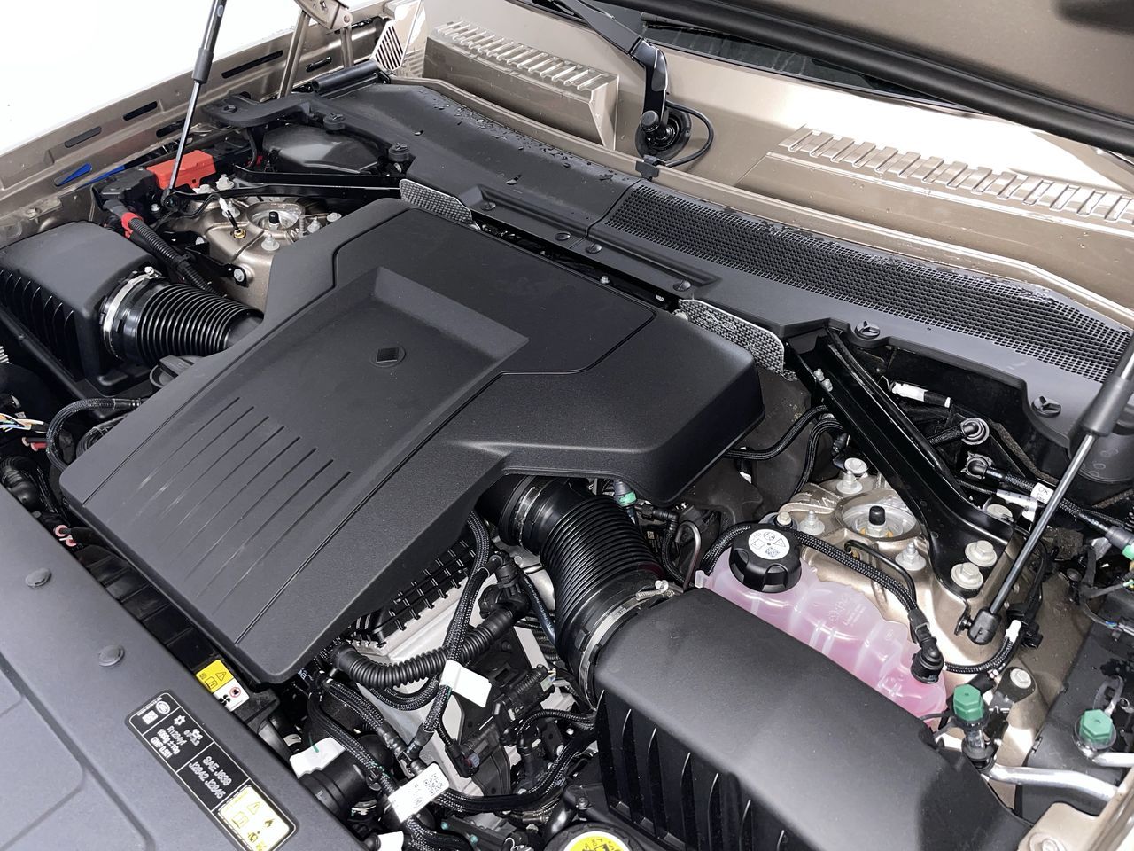 2025  Defender 110 Mild Hybrid